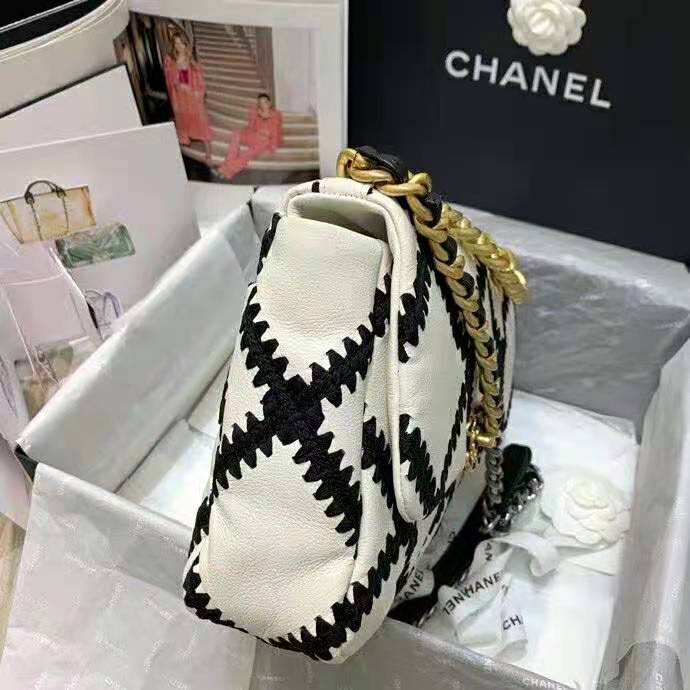 2021 chanel 19 flap bag