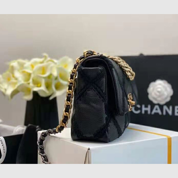 2021 chanel 19 flap bag