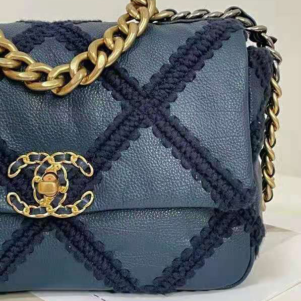 2021 chanel 19 flap bag