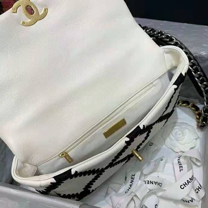 2021 chanel 19 flap bag