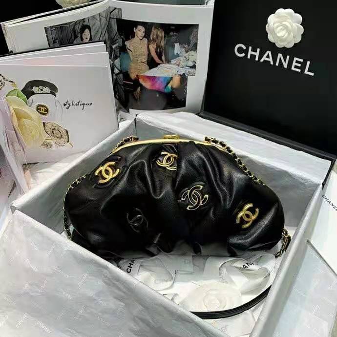 2021 chanel clutch