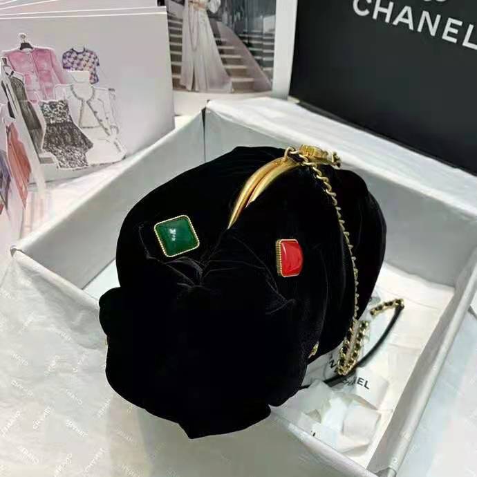 2021 chanel clutch