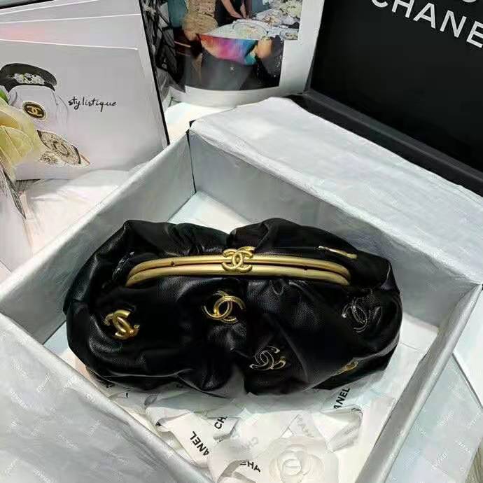 2021 chanel clutch