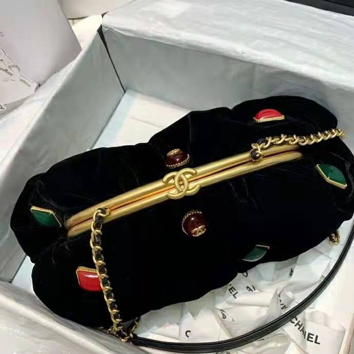 2021 chanel clutch