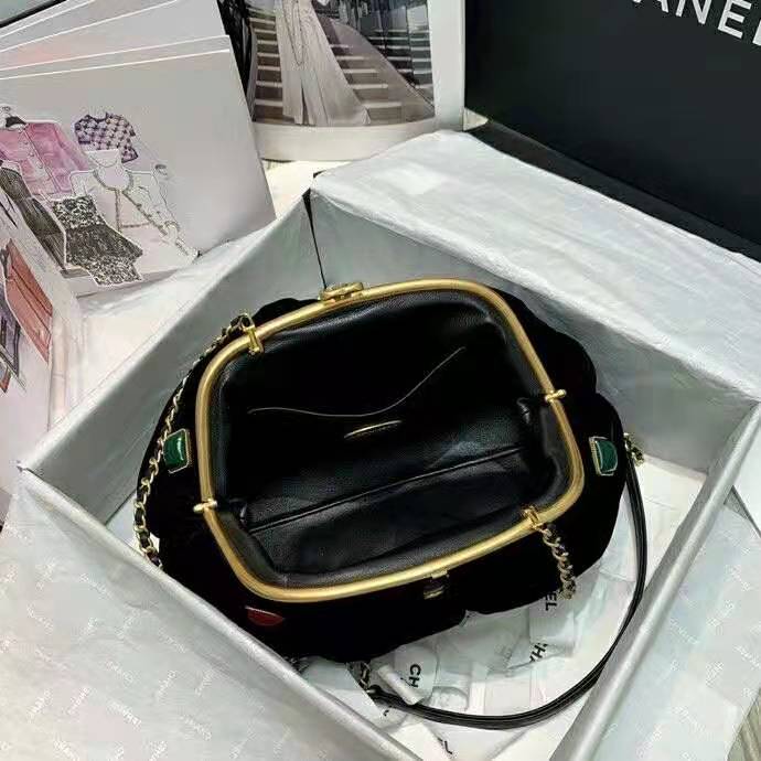 2021 chanel clutch