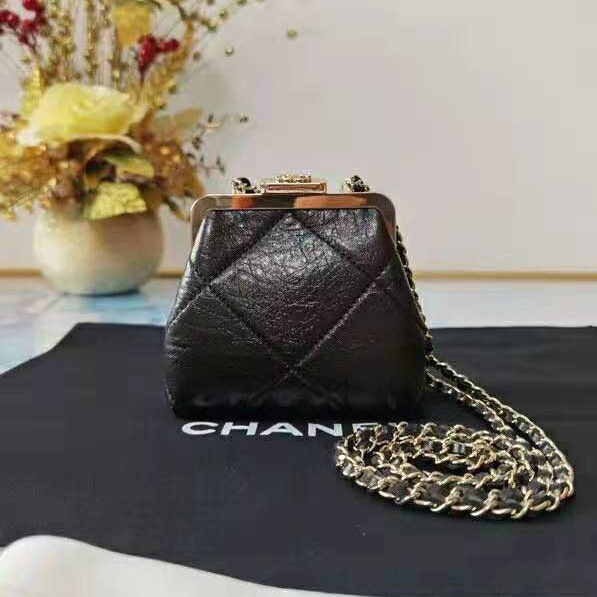 2021 chanel clutch with chain