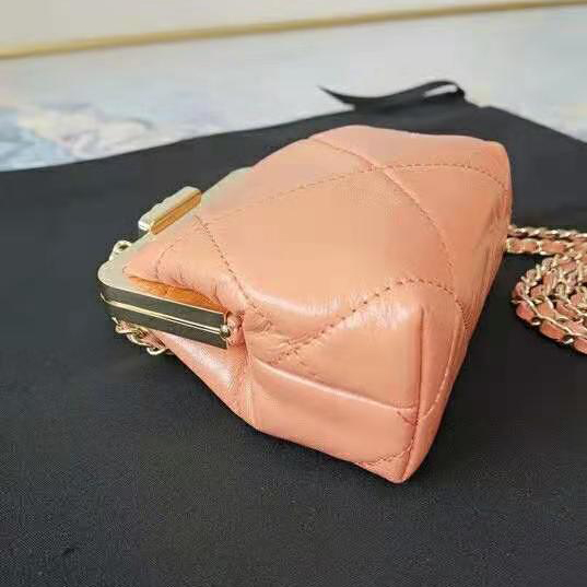 2021 chanel clutch with chain