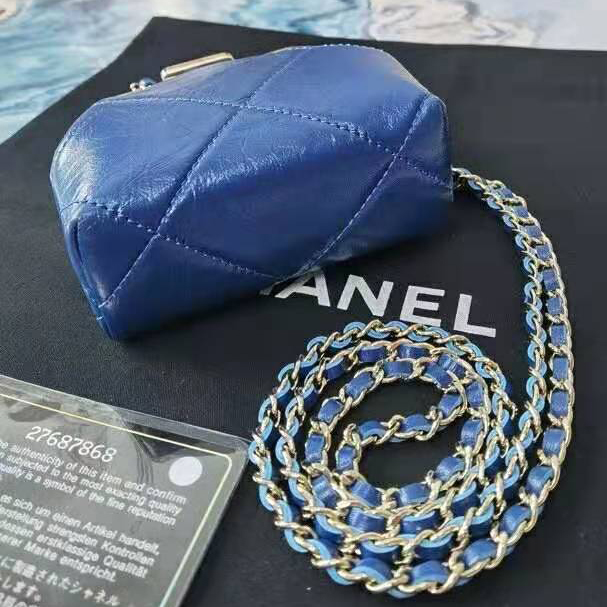 2021 chanel clutch with chain