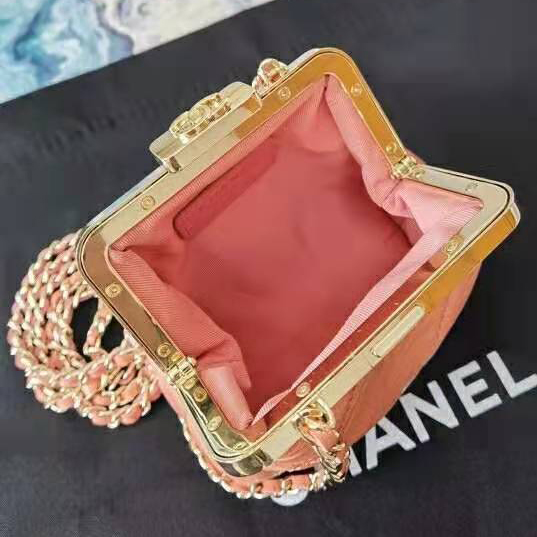 2021 chanel clutch with chain