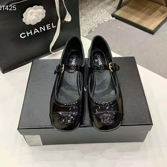 2021 chanle sandals