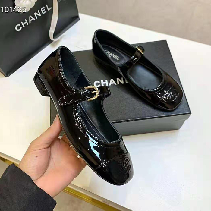 2021 chanle sandals