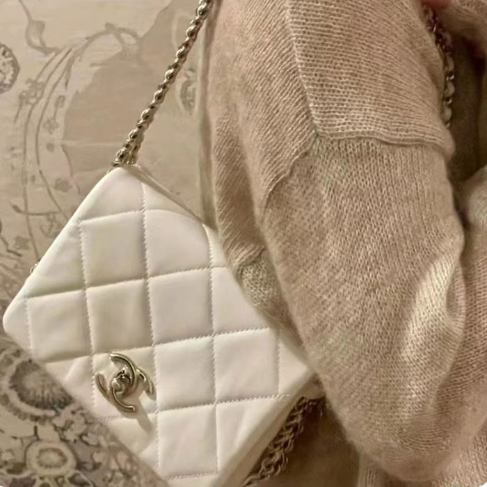 2022 Chanel 22 Flap Bag