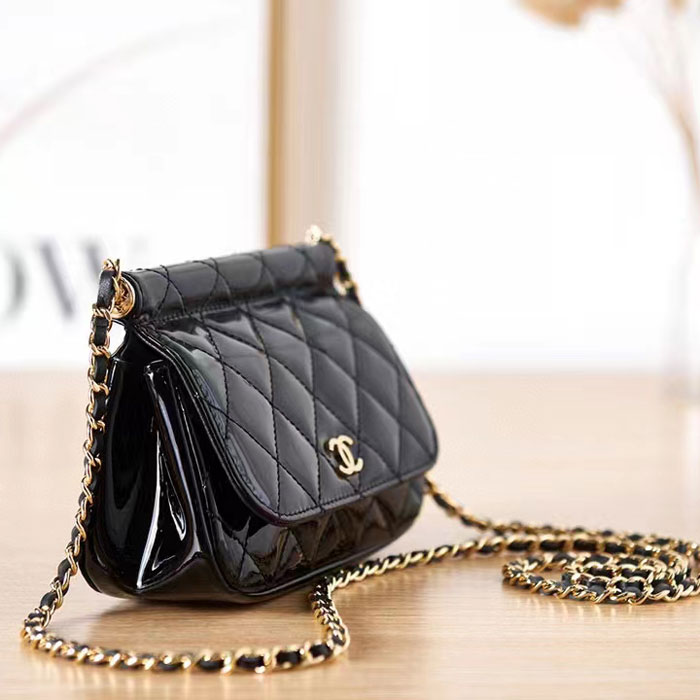 2022 Chanel CLUTCH WITH CHAIN