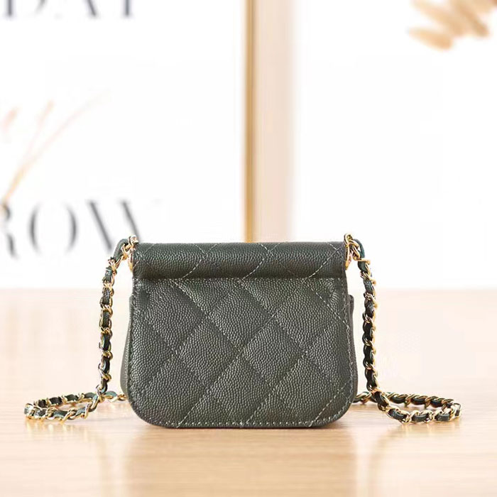 2022 Chanel CLUTCH WITH CHAIN