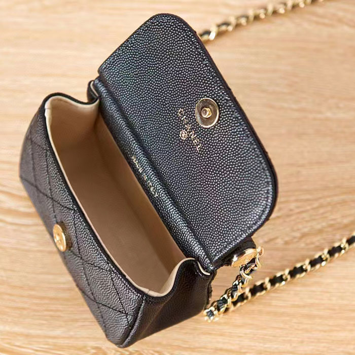 2022 Chanel CLUTCH WITH CHAIN