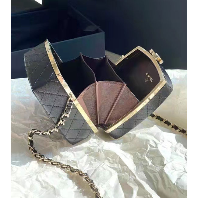 2022 Chanel Clutch With Chain