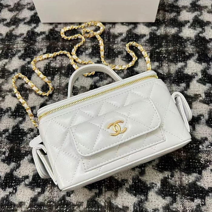 2022 Chanel VANITY WITH CHAIN