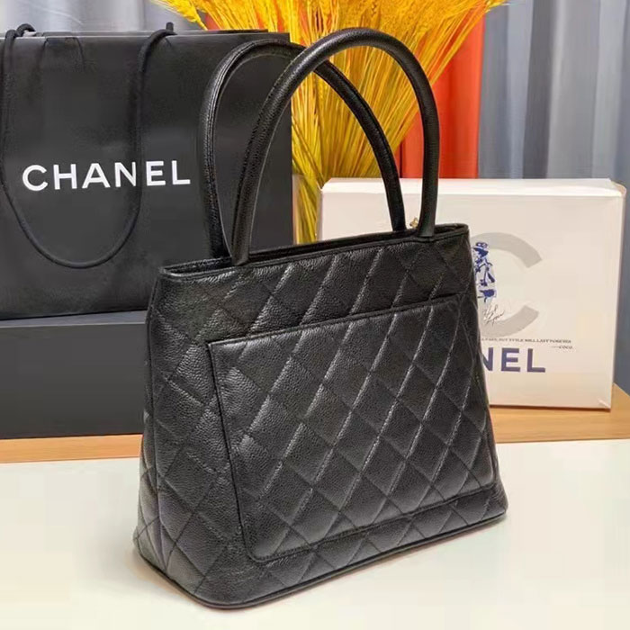 2022 Chanel Vintage tote bag