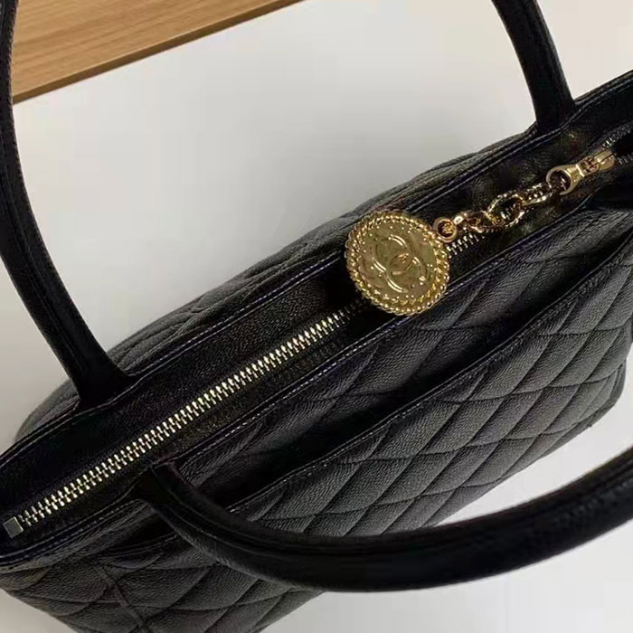 2022 Chanel Vintage tote bag