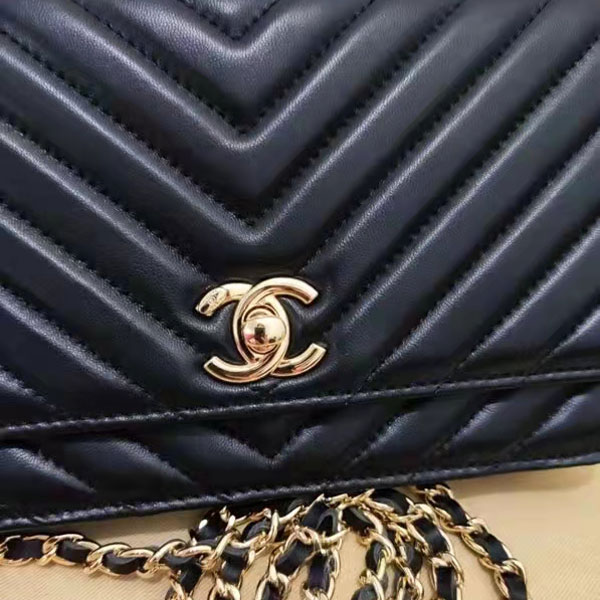 2022 Chanel wallet on chain
