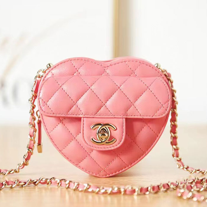 2022 chanel Heart Clutch With Chain