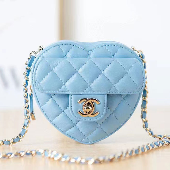 2022 chanel Heart Clutch With Chain