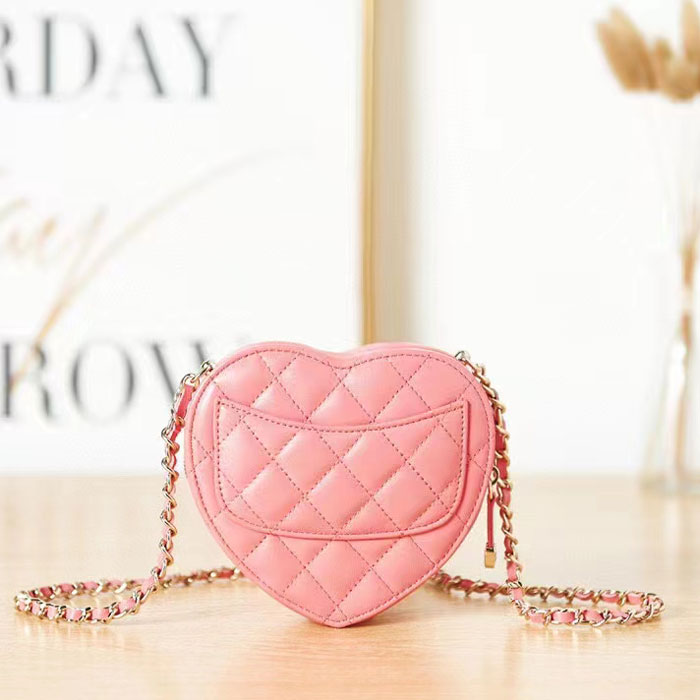 2022 chanel Heart Clutch With Chain