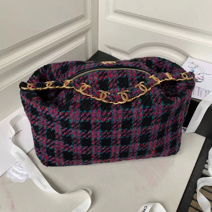 2023 CHANEL MAXI HOBO BAG