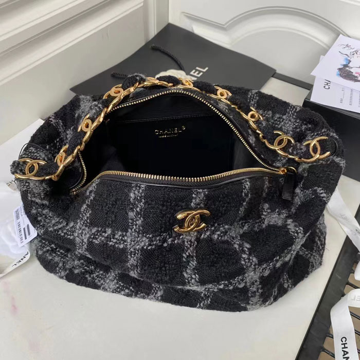 2023 CHANEL MAXI HOBO BAG