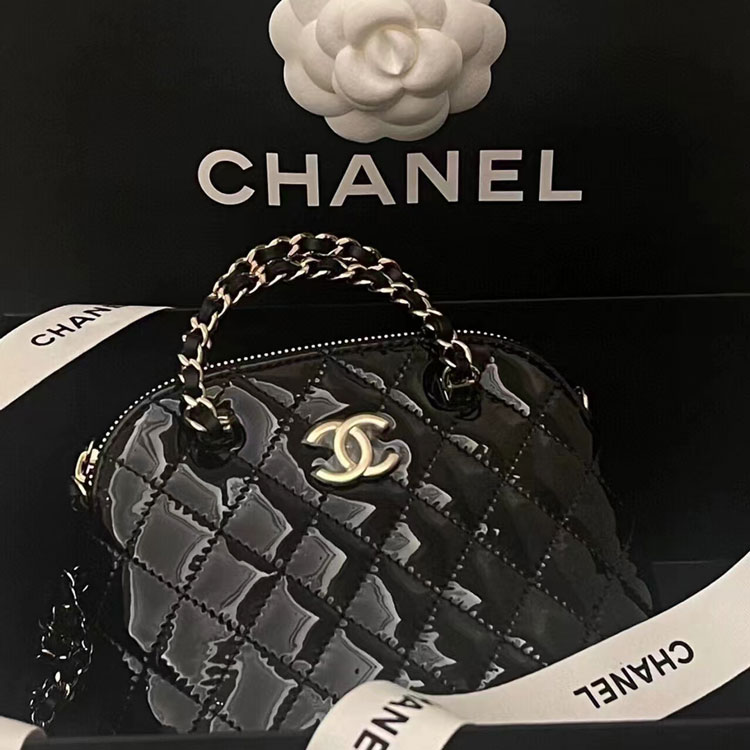 2023 Chanel CLUTCH WITH CHAIN