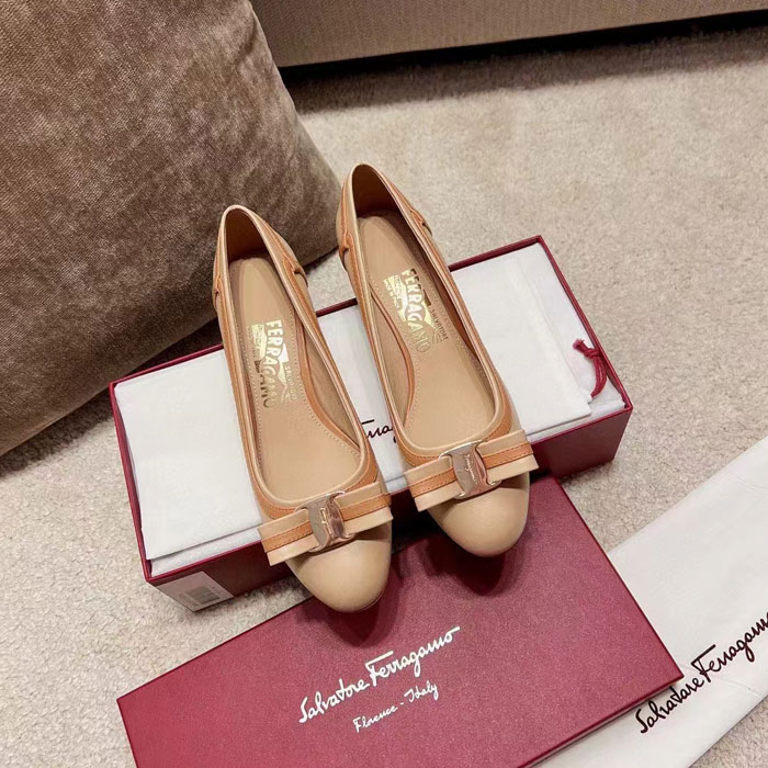 2023 Ferragamo women shoes