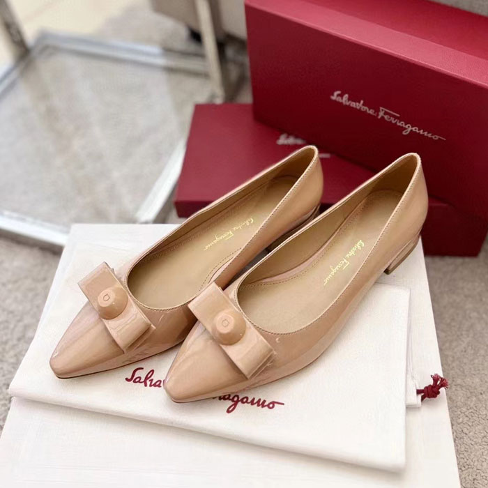 2023 Ferragamo women shoes