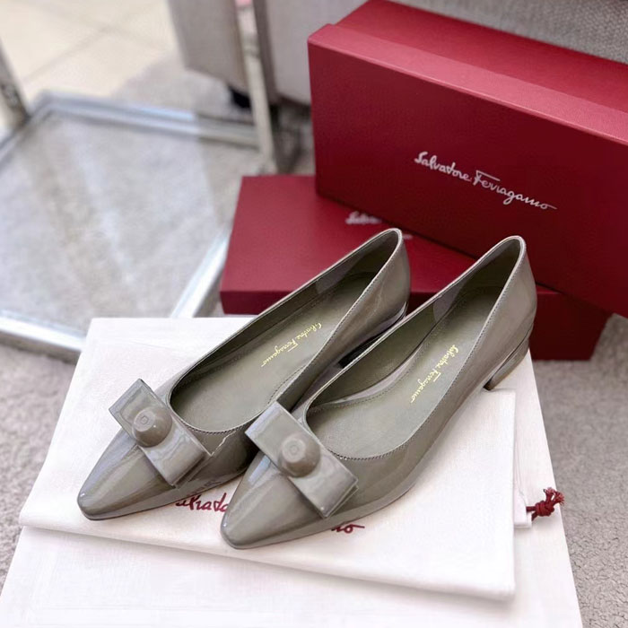 2023 Ferragamo women shoes