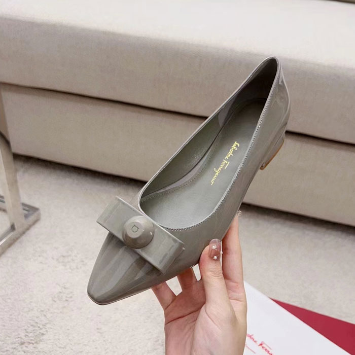 2023 Ferragamo women shoes