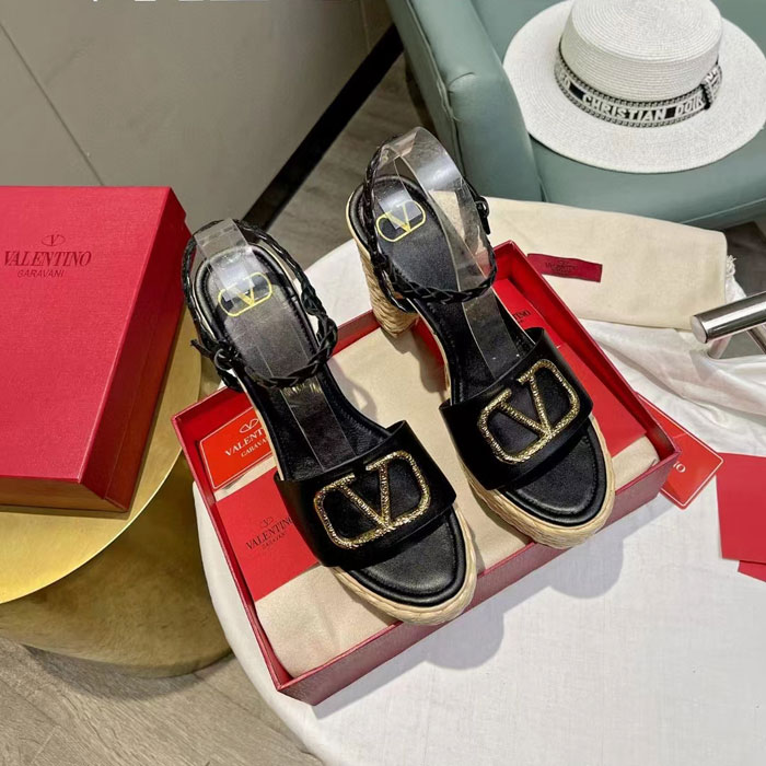 2023 Valentino women shoes