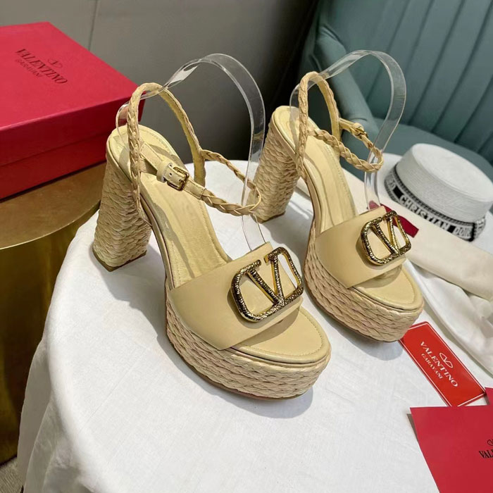 2023 Valentino women shoes