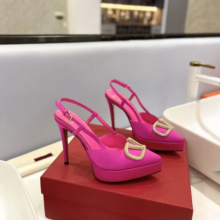 2023 Valentino women shoes