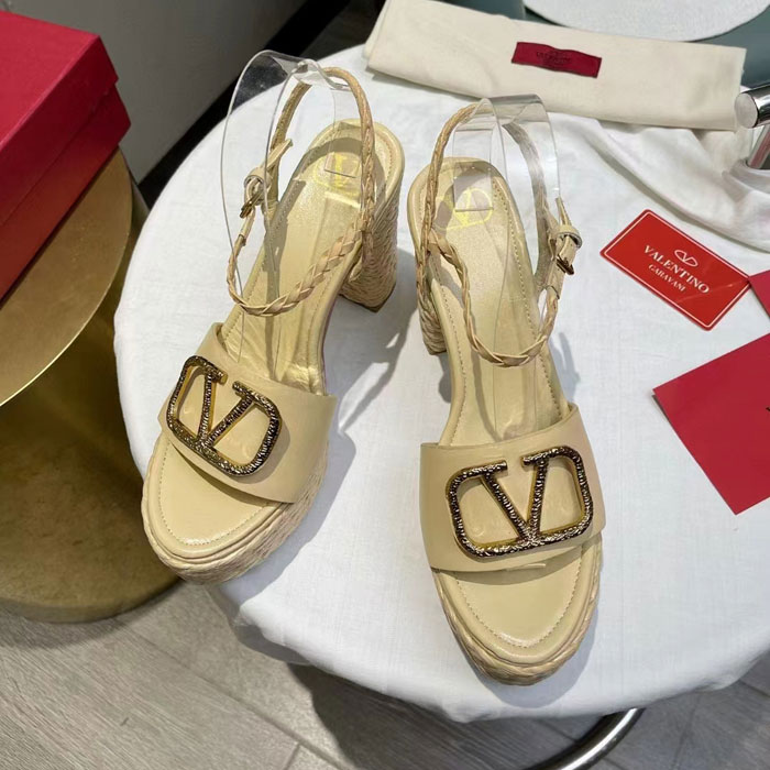 2023 Valentino women shoes