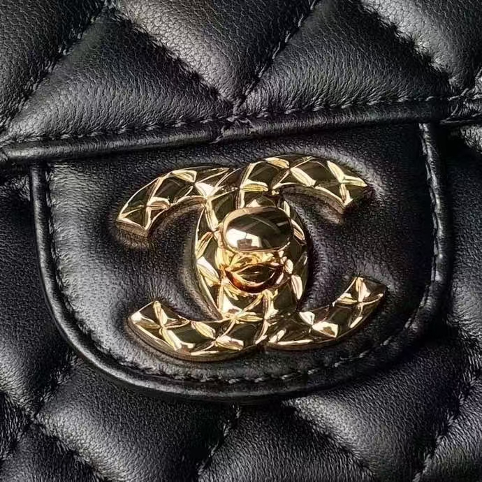 2024 CHANEL Mini handbag with top handle