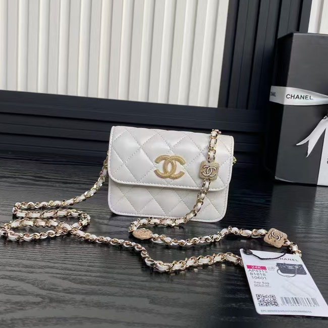 2025 Chanel CLUTCH WITH CHAIN