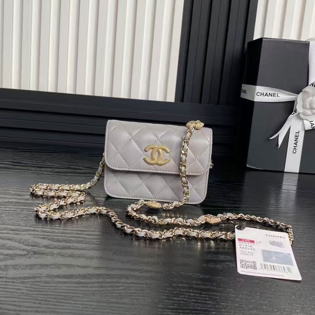 2025 Chanel CLUTCH WITH CHAIN