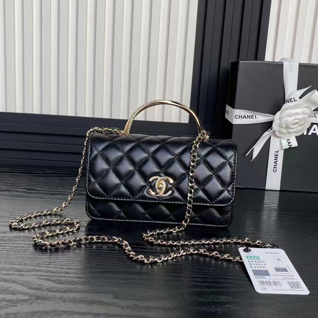 2025 Chanel CLUTCH WITH CHAIN