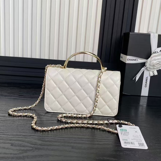 2025 Chanel CLUTCH WITH CHAIN