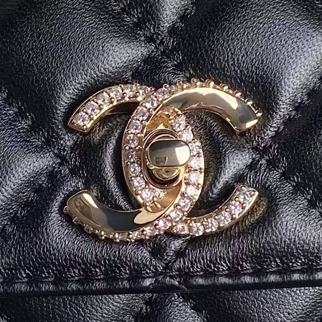 2025 Chanel CLUTCH WITH CHAIN