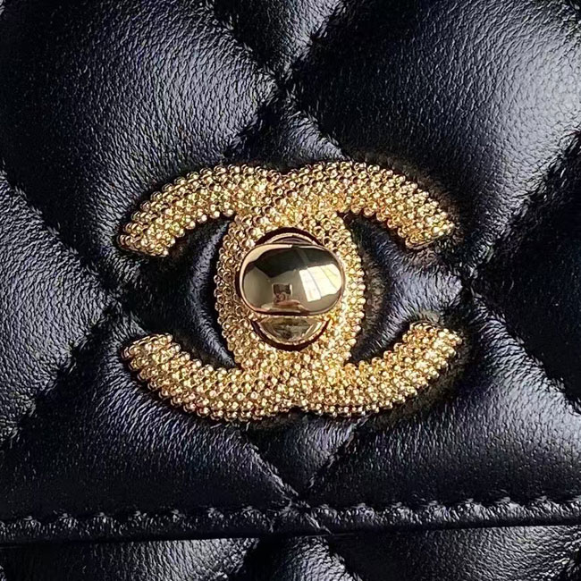 2025 Chanel WALLET ON CHAIN