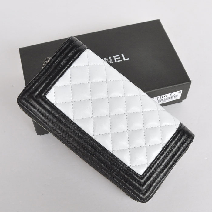 Boy Chanel A360 White Matelasse Zip Around Wallet