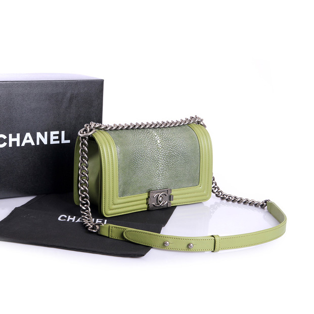 Boy Chanel Flap Shoulder Bag Original Pearl Leather A37003 Green