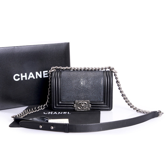 Boy Chanel Flap Shoulder Bag Original Pearl Leather A37006 Black&White