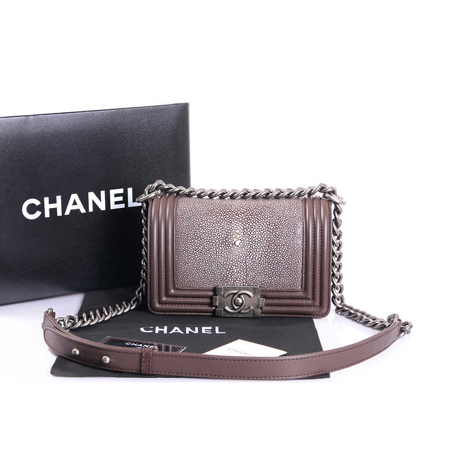 Boy Chanel Flap Shoulder Bag Original Pearl Leather A37006 Brown