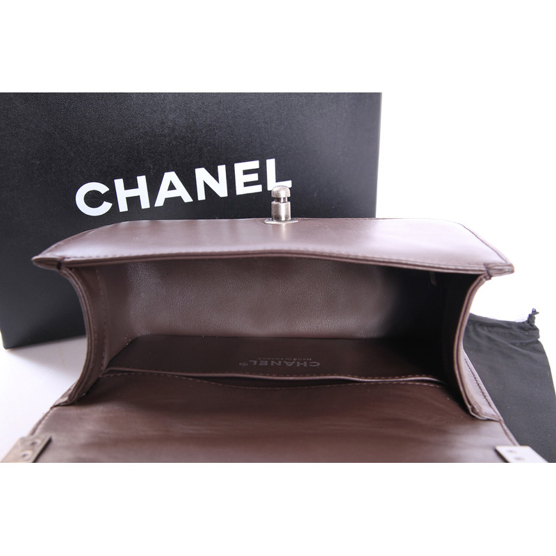 Boy Chanel Flap Shoulder Bag Original Pearl Leather A37006 Brown